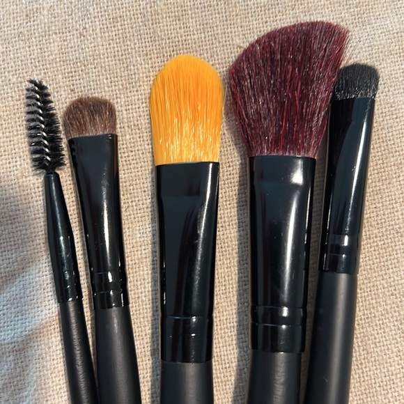 Set of 5 e.l.f. Brushes - Picture 4 of 4